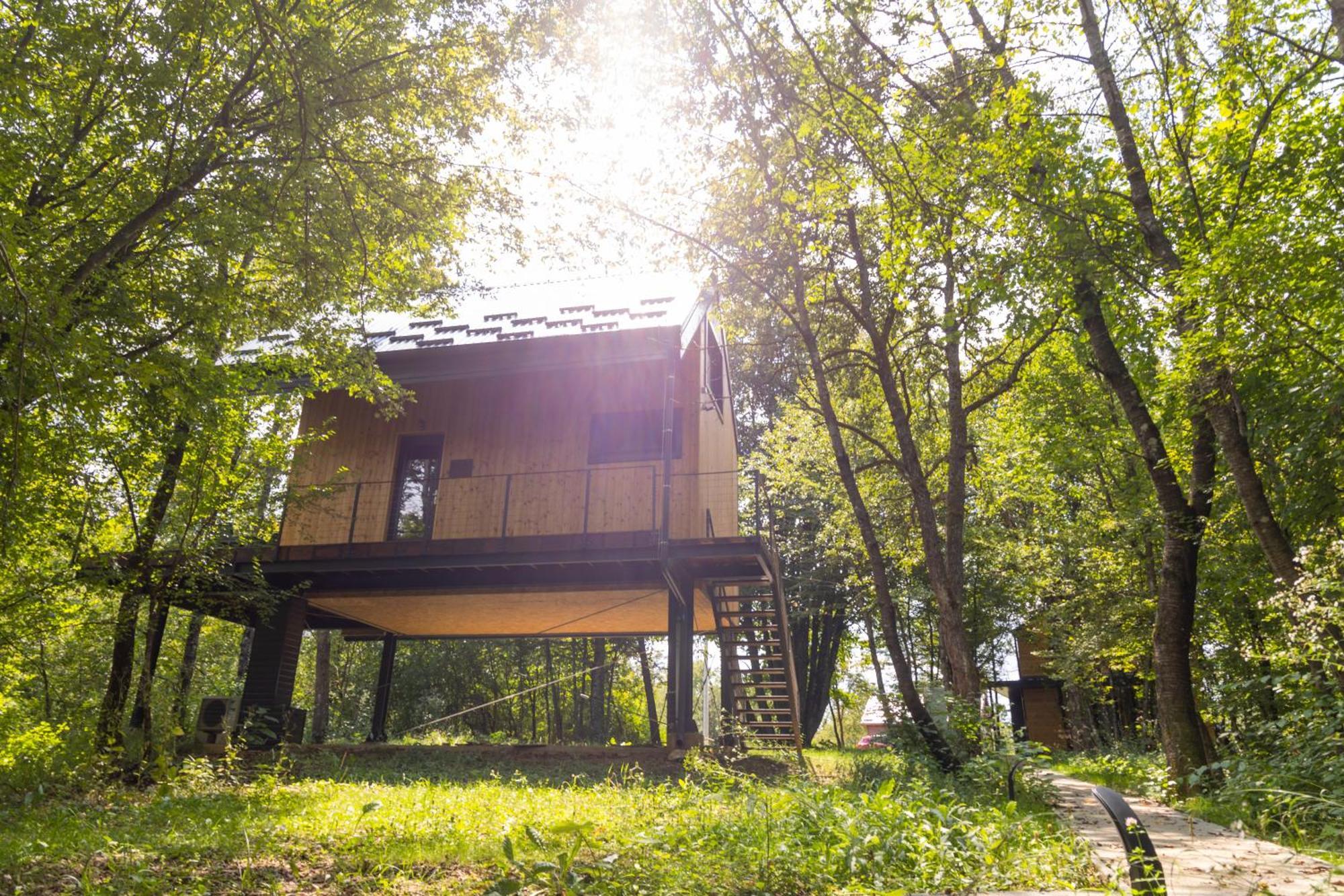 Tree Elements Treehouse Retreat Lägenhet Slunj Exteriör bild