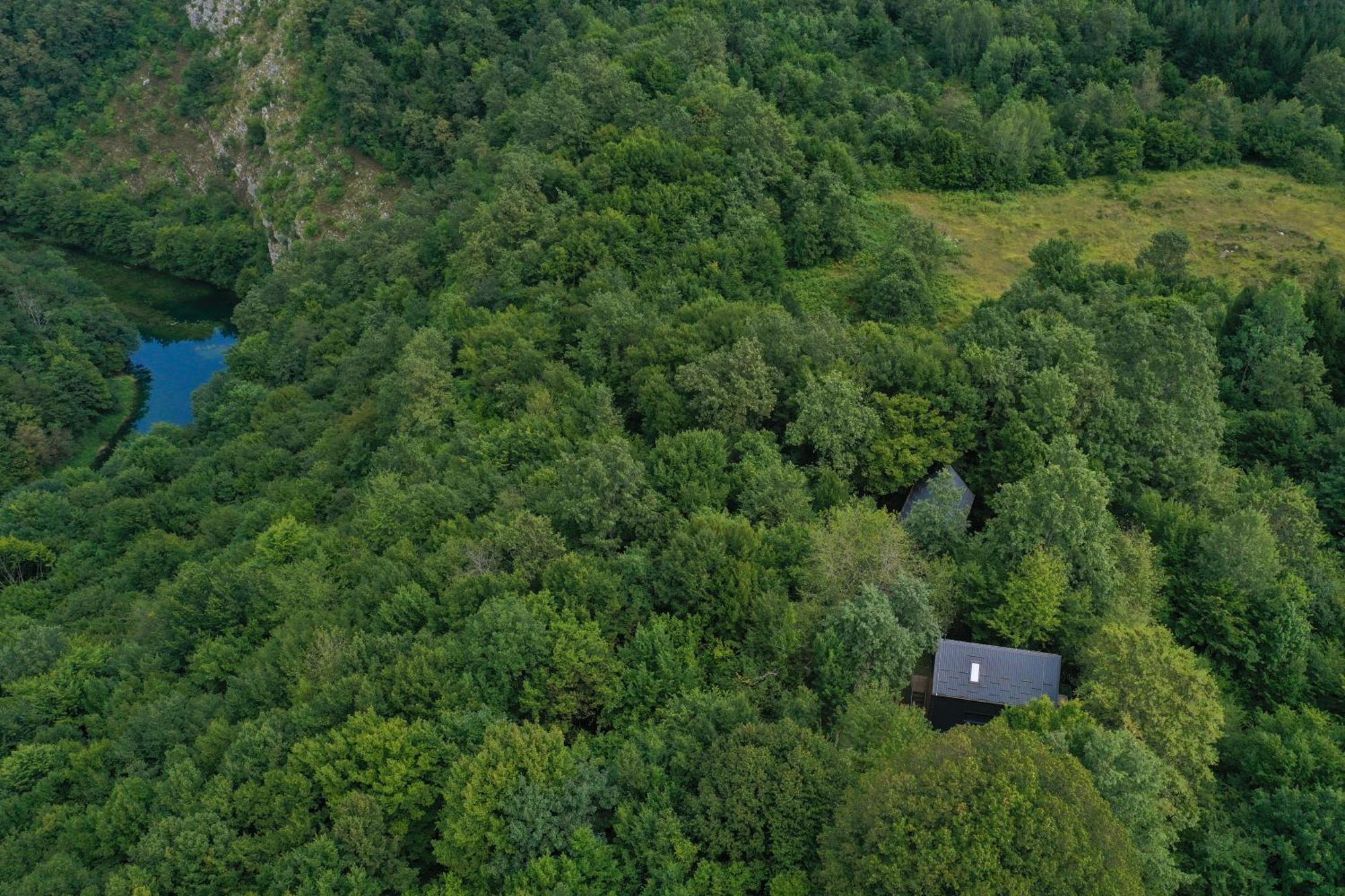 Tree Elements Treehouse Retreat Lägenhet Slunj Exteriör bild