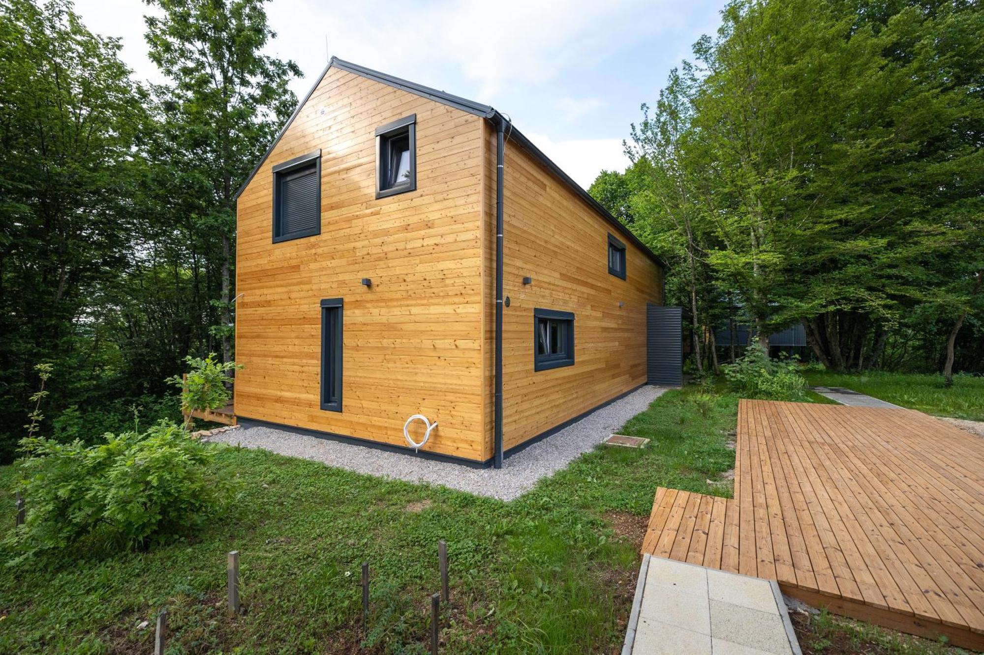 Tree Elements Treehouse Retreat Lägenhet Slunj Exteriör bild